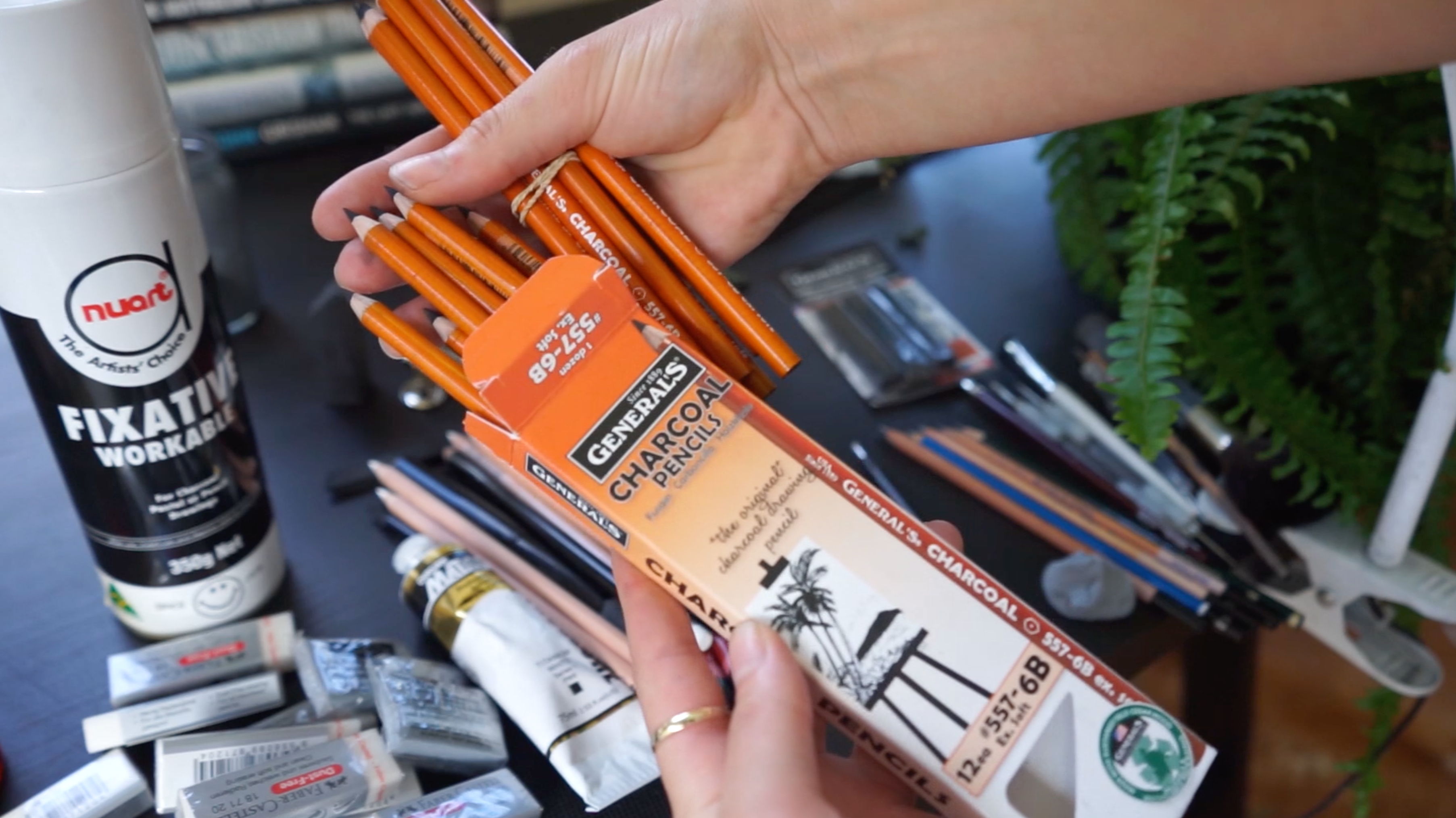 Free Course: Essential Tools and Materials to Draw hyper-realistically